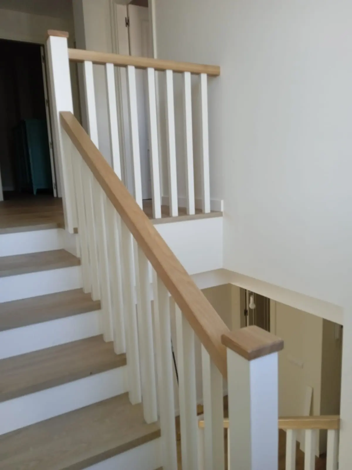 Escalera con balaustres