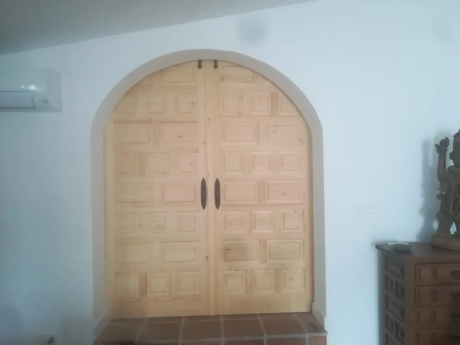 Puertas en arco con cuarterones andaluz
